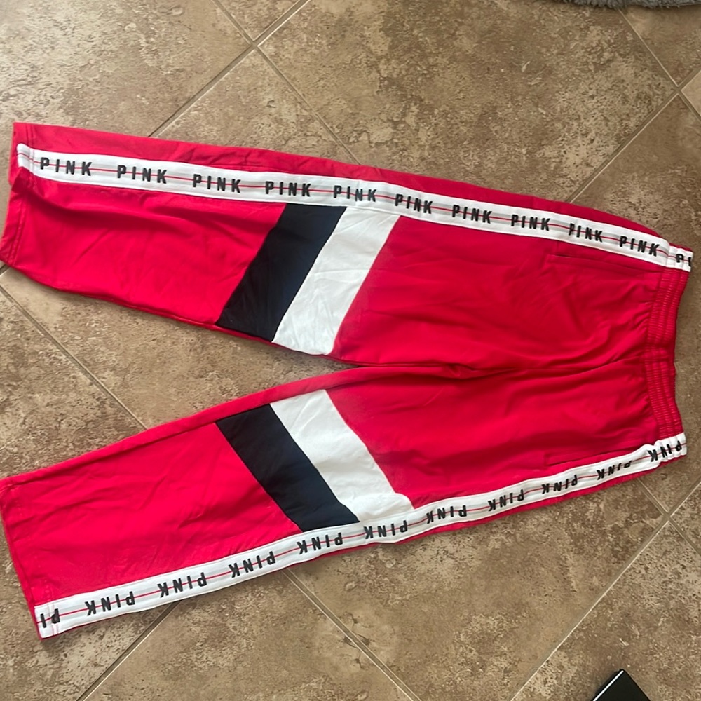 Pink track pans in red